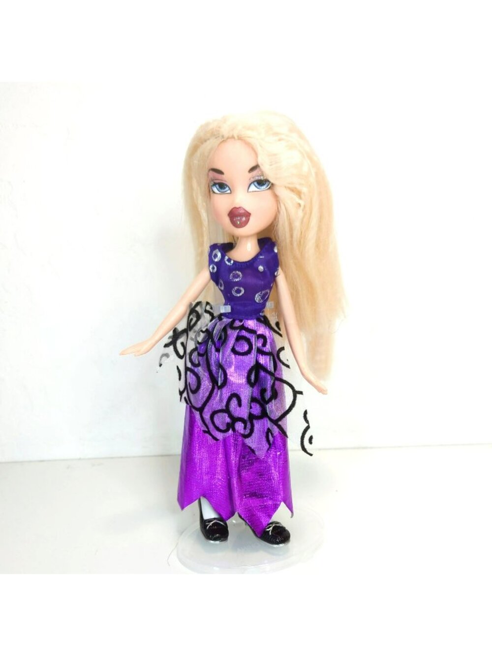 Bratz Wintertime Wonderland Doll Blonde Crimped Hair Y2K MGA